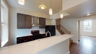 105 Peete St, Unit 5 Cologne in Cincinnati, OH - Foto de edificio - Building Photo