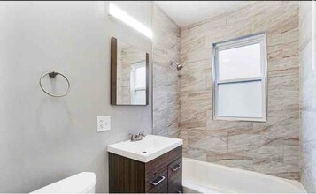 8549 S Aberdeen St, Unit 1 in Chicago, IL - Foto de edificio - Building Photo