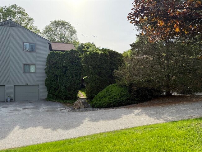 5 Leland Farm Rd in Ashland, MA - Building Photo - Building Photo