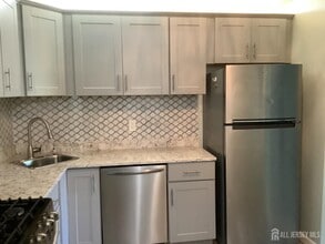 336 Wimbeldon Ct in North Brunswick, NJ - Building Photo - Building Photo