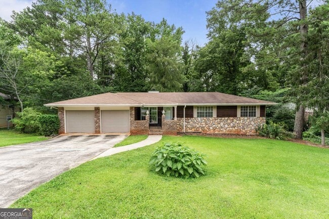property at 115 Club Cir