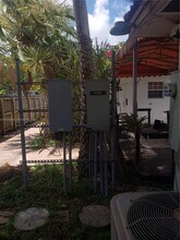 1997 SW 17th Ct in Miami, FL - Foto de edificio - Building Photo