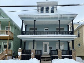 125 Thomas St in Utica, NY - Building Photo