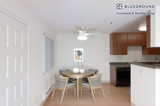 1600 Villa St in Mountain View, CA - Building Photo - Building Photo