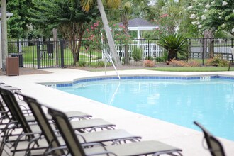 The Retreat at Grande Lake Apartments in Brunswick, GA - Foto de edificio - Building Photo