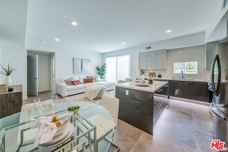 214 Westmoreland Ave-Unit -3 in Los Angeles, CA - Building Photo - Building Photo