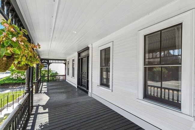 29 Central St in Manchester by the Sea, MA - Building Photo - Building Photo