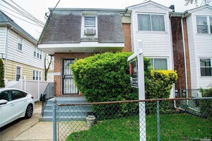 139-15 254th St in Queens, NY - Building Photo