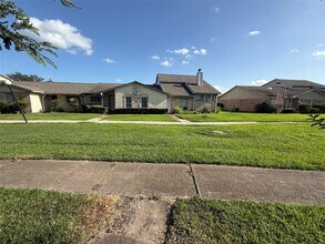 6624 Westwick Dr in Houston, TX - Building Photo - Building Photo
