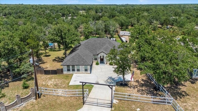 127 Medlar Dr in Cedar Creek, TX - Building Photo - Building Photo