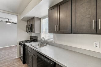 Orchard View Apartments in Morrisville, PA - Foto de edificio - Building Photo