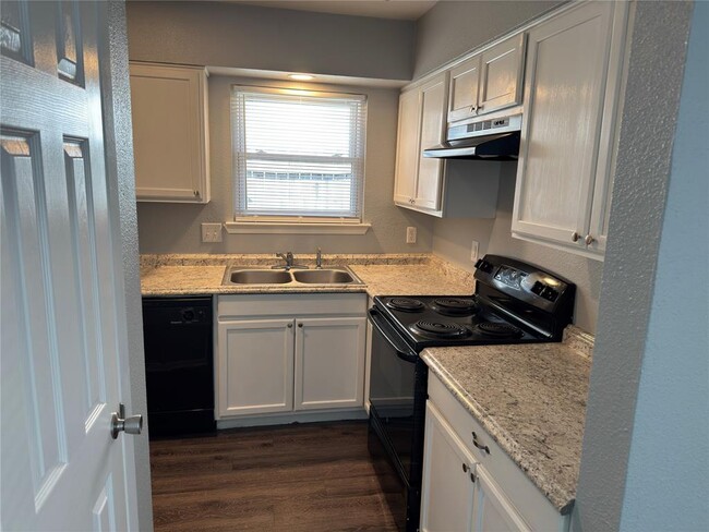 9508 Teasdale Terrace in Austin, TX - Building Photo - Building Photo