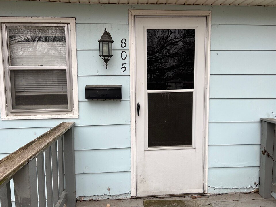 805 N 21st St in Mattoon, IL - Building Photo