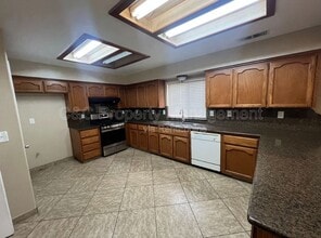 3371 N Forestiere Ave in Fresno, CA - Building Photo - Building Photo