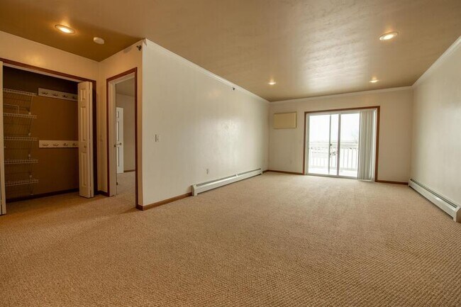 property at 830 E Elm Dr