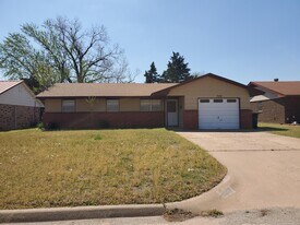 709 Quapaw Dr in Enid, OK - Building Photo