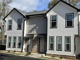 195 W Lake Ave NW in Atlanta, GA - Building Photo
