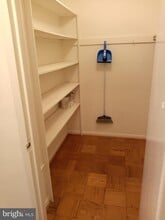 10401 Grosvenor Pl in Rockville, MD - Building Photo - Building Photo