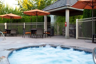 Grandridge Place in Kennewick, WA - Foto de edificio - Building Photo