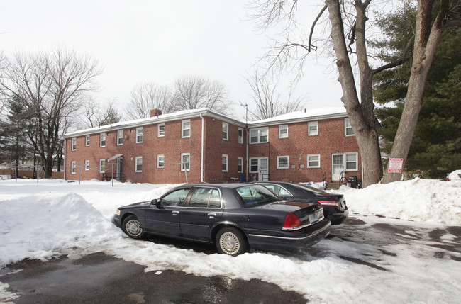 Emerson Village in Wethersfield, CT - Building Photo - Building Photo