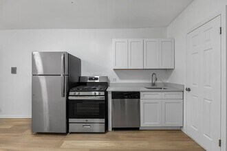 327 E 10th St in New York, NY - Foto de edificio - Building Photo