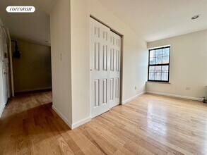 155 Chrystie St in New York, NY - Building Photo - Building Photo