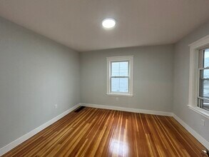 52 Flynt St in Quincy, MA - Building Photo - Building Photo