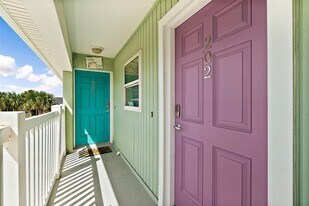 300 S Central Ave in Flagler Beach, FL - Building Photo