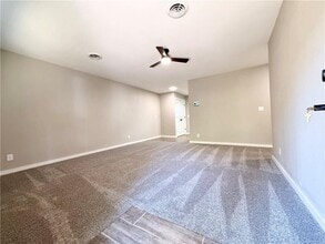 219 E Adobe St in Fayetteville, AR - Building Photo - Building Photo