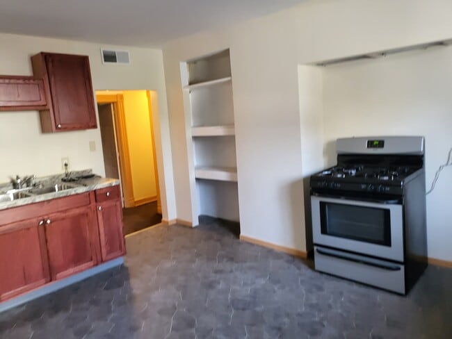 1190 Jefferson Ave, Unit #2 in Washington, PA - Building Photo - Building Photo