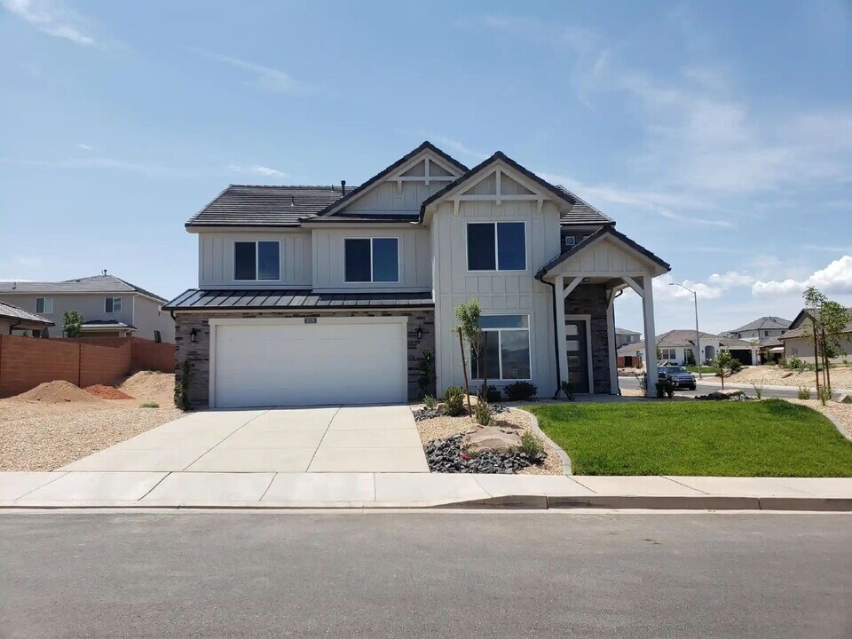 3226 E 2930 S in Saint George, UT - Building Photo