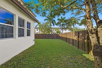 15293 SW 176th Terr in Miami, FL - Building Photo - Building Photo
