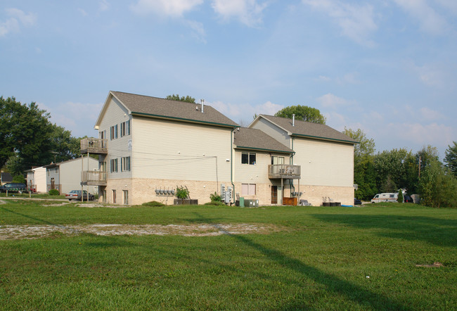 3530 West Jolly Road in Lansing, MI - Foto de edificio - Building Photo