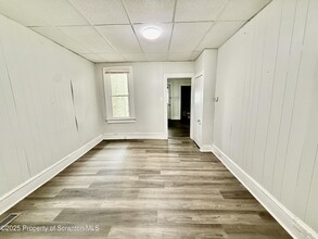 1005 Washburn St in Scranton, PA - Building Photo - Building Photo