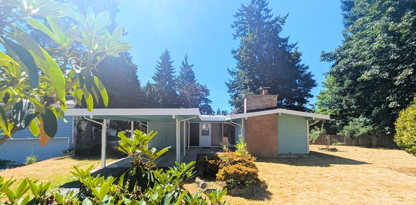 9005 NE 147th St in Kenmore, WA - Building Photo
