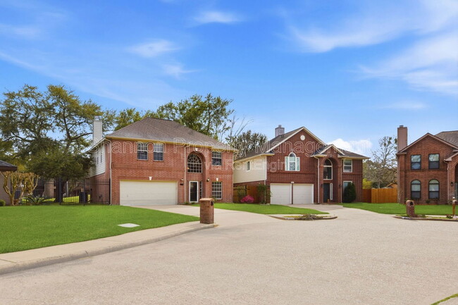 3327 Shady Glen Ln in Missouri City, TX - Building Photo - Building Photo