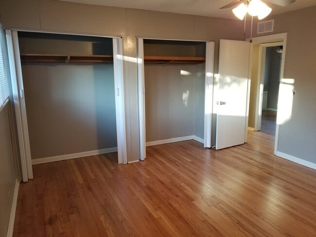 property at 3810 E Pawnee Ct