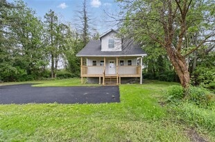 809 Broadway in Esopus, NY - Building Photo