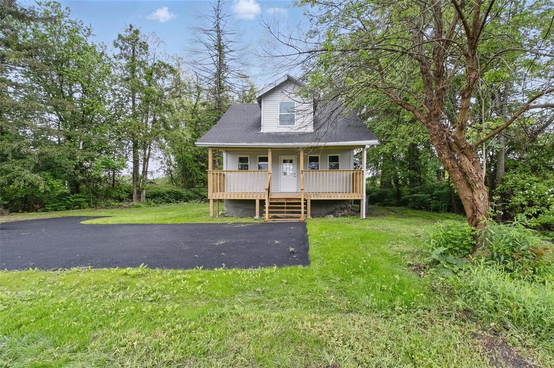 809 Broadway in Ulster Park, NY - Building Photo