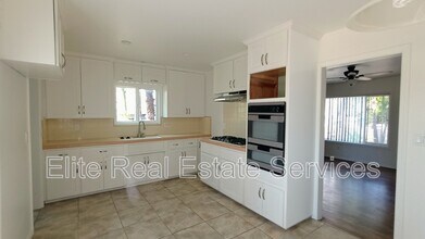 5130 Savannah St in San Diego, CA - Building Photo - Building Photo