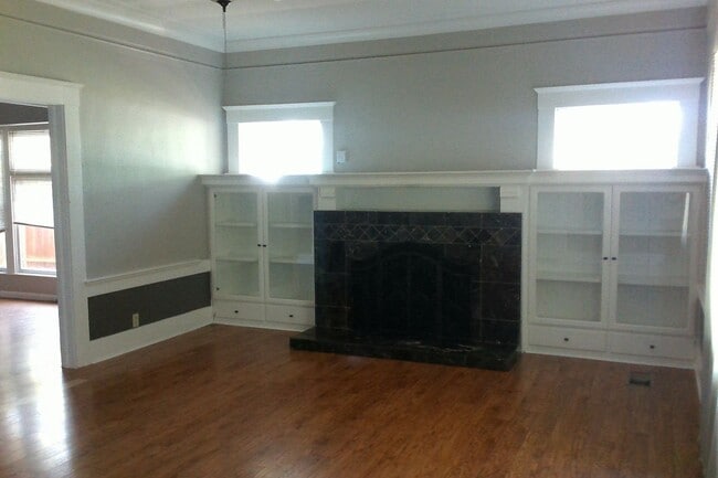 1284 N Ferger Ave in Fresno, CA - Foto de edificio - Building Photo