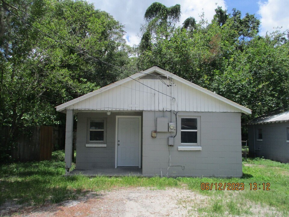 1018 S Clara Ave in DeLand, FL - Building Photo