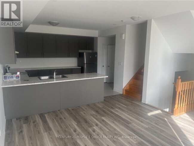 10 Waterville Way in Caledon, ON - Building Photo - Building Photo