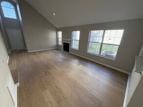 5504 Knollcrest in Hermitage, TN - Foto de edificio - Building Photo