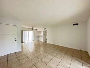 4221 NW 19th St in Lauderhill, FL - Building Photo - Building Photo