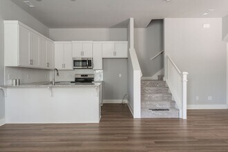354 E 10th St in Fayetteville, AR - Building Photo - Building Photo