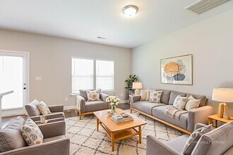 1020 N Oakwood St in Gastonia, NC - Building Photo - Building Photo