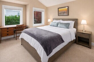 2717 E Yesler Wy, Unit SI ID1035856P in Seattle, WA - Foto de edificio - Building Photo