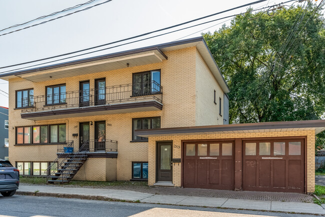 1505 De Meulles Rue in Québec, QC - Building Photo - Building Photo