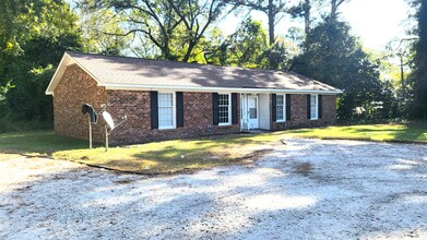 209 N Hill St in Timmonsville, SC - Building Photo - Building Photo